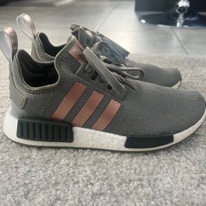 Adidas Women’s Adidas Legacy Green Copper Earth Size 9.5